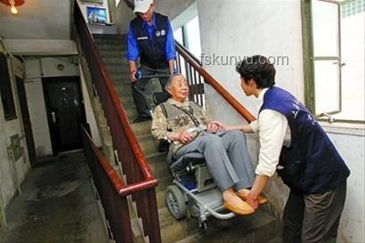 老人自制电梯上5楼遭多部门劝解拆除案例研究
